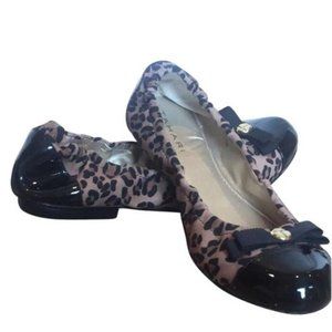 TAHARI Leopard Print Gibson Flats Shoes 9.5 Patent